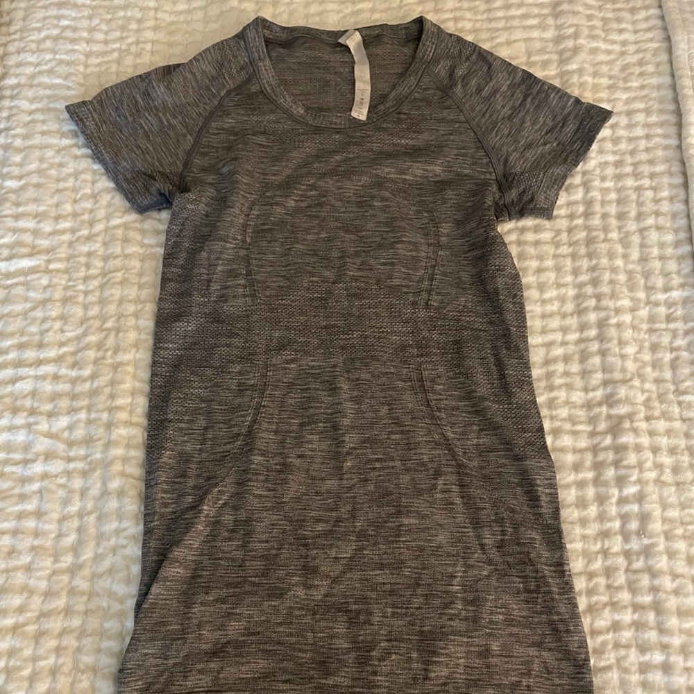 Lululemon swiftly tech short sleeve!